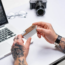 Load image into Gallery viewer, light combs for beard