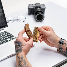 Load image into Gallery viewer, walnut men's comb