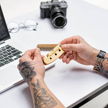 Load image into Gallery viewer, woody mustache combs