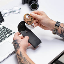 Load image into Gallery viewer, comb wooden round