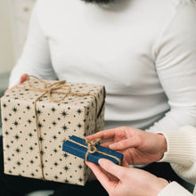 Load image into Gallery viewer, combs in box