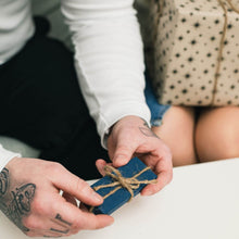 Load image into Gallery viewer, comb present