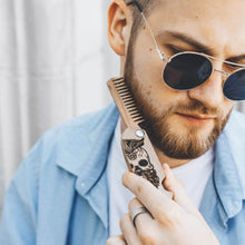 Load image into Gallery viewer, bearded comb on wood