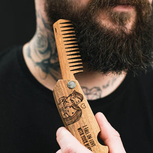 wooden present comb 